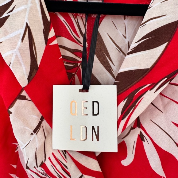 QED Red Leaf Print Maxi Dress - Picture 4 of 11